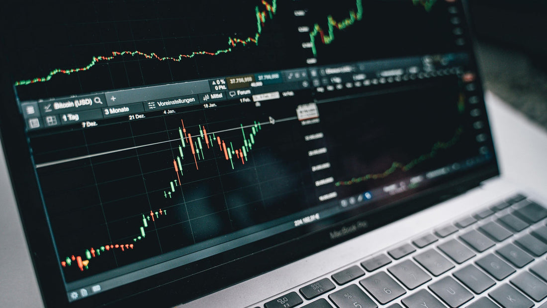 美國25%汽車關稅引發全球貿易新挑戰,需關注政策不確定性與市場波動