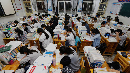 天津助學金事件,引發貧困生助學金背後的巨大爭議!