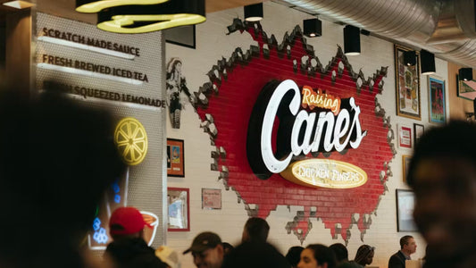 全美第三大雞肉連鎖店Raising Cane’s:靠一條雞柳殺出重圍的商業帝國