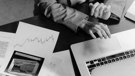 美股風雲變幻標普納指突破失敗, 掉頭下跌,正在懸崖邊緣! | 視頻 Video