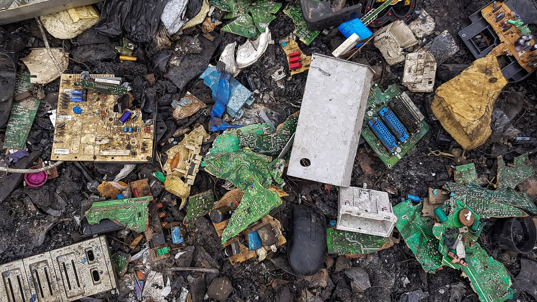 科學家從電子垃圾中提取黃金，開啟環保可持續的貴金屬回收之路